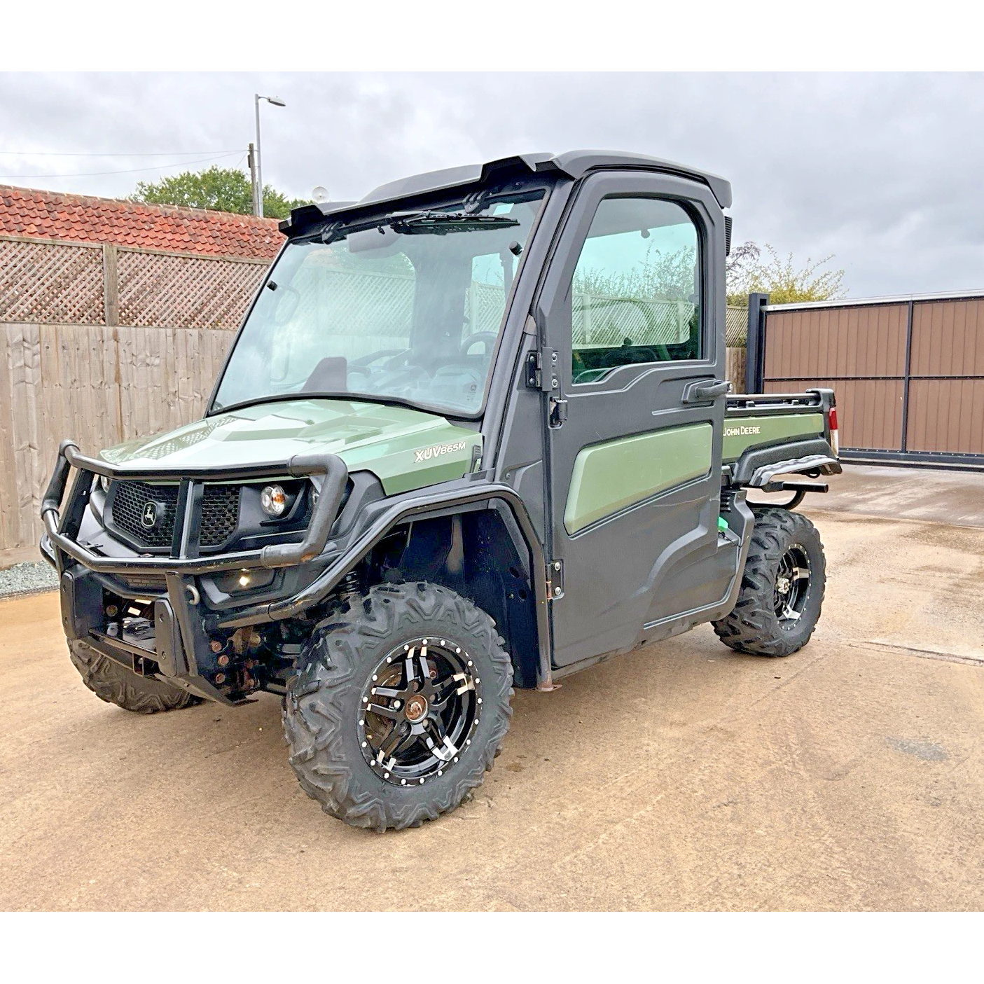 2021 ROAD LEGAL JOHN DEERE 865M GATOR